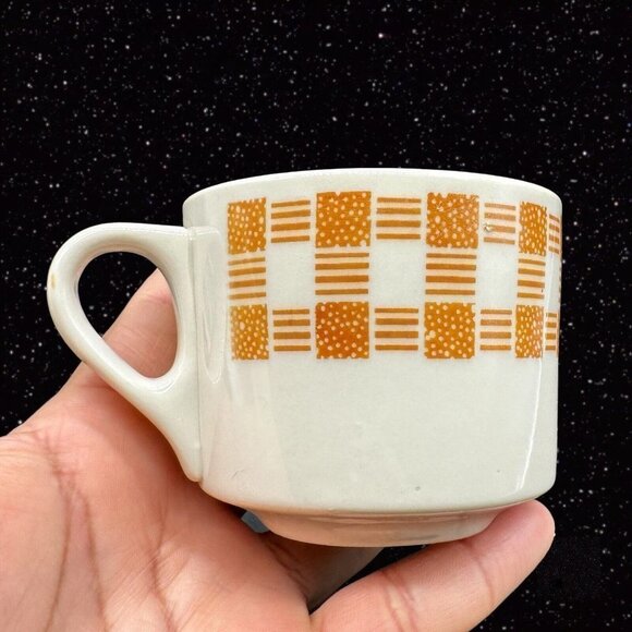 SHENANGO CHINA NEW CASTLE Mug Set Ceramic USA Yellow White 2.5”T 3.25”W Set 4 - Picture 2 of 16